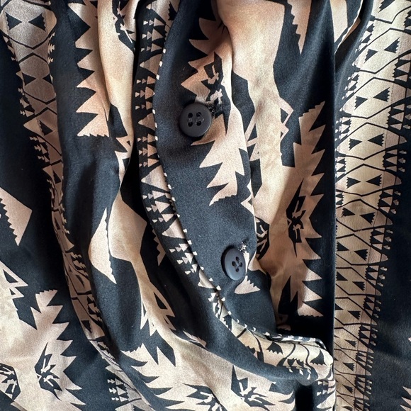 Vintage Max Deco 100% silk shorts, size L - Picture 5 of 5